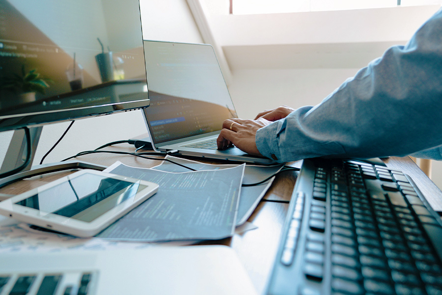 英会話スクール向けAI活用・開発にも対応